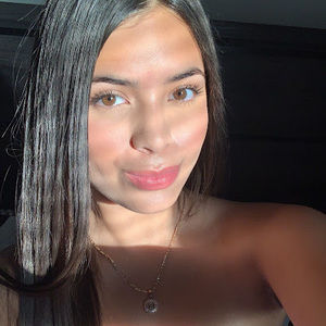 Meet your Posher, Alyzza